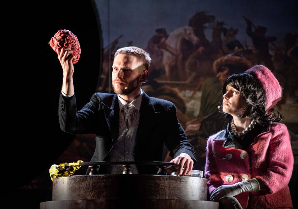 Zdjęcie z premiery spektaklu Klątwa rodziny Kennedych